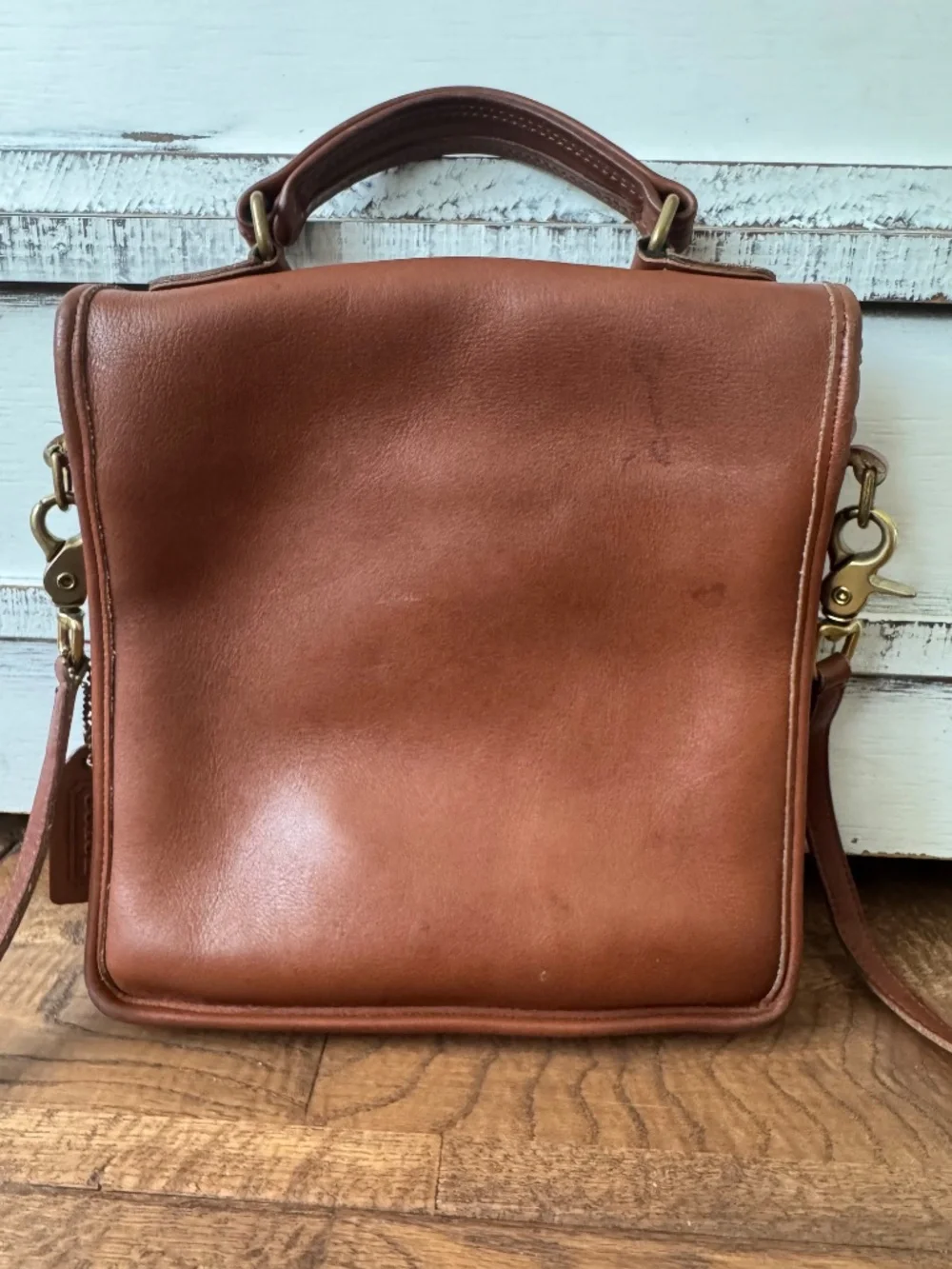 Vintage Coach Station Crossbody Turn lock 5130 British Tan Leather 1990s USA - Picture 5 of 14